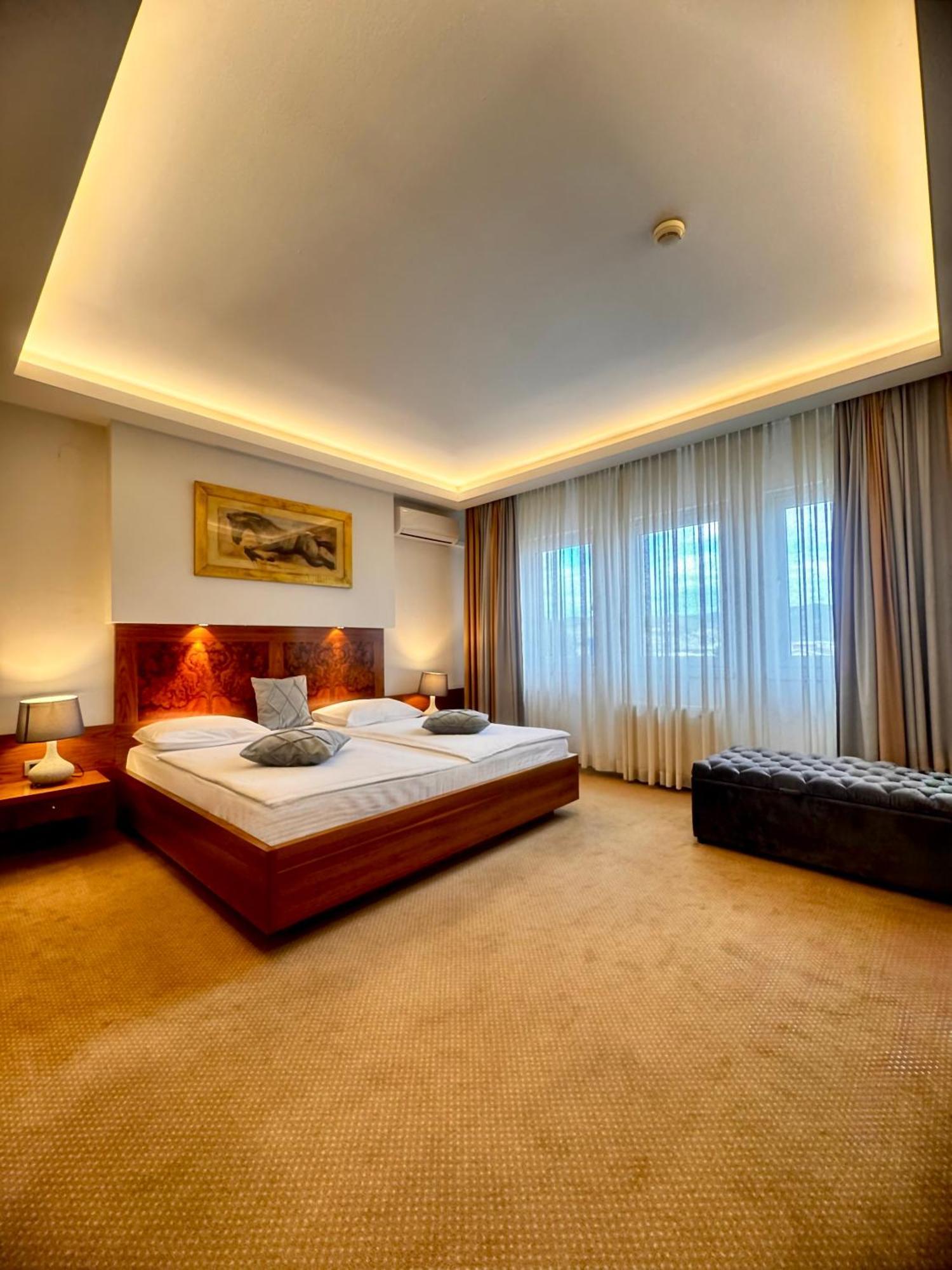 Hotel Exclusive 4*